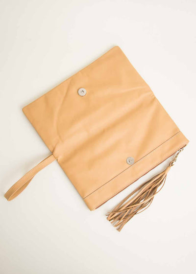 Chela Purse in Caramel